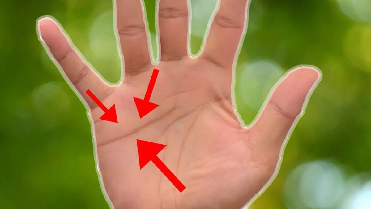 Here's How To Read Your Palm Love Line And What It Reveals About Your Relationships