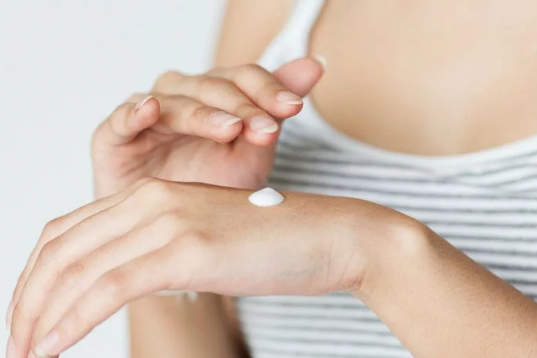 Do You Have Dry Skin In Winter? Get Rid Of It With These 5 Tips!