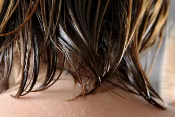 Do You Ever Go To Bed With Wet Hair? This Is Why Should NEVER Do So!