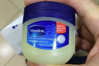 These Are 7 Things You Can Do With Vaseline You Didn’t Know About!