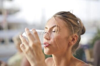 5x Why You Are (possibly) Dehydrated, Even Though You Do Drink A Lot Of Water