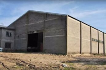 Retired Couple Buys Abandoned Barn And What They Find Inside Is Absolutely Amazing!