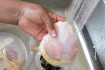 ‘You Need To Wash Raw Chicken Before Preparing It’: True Or False? We’ve Got The Answer!