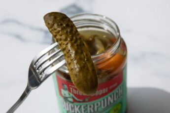 What Happens If You Eat Pickles And Drink The Juice Every Day? We List Some Of The Benefits Here!