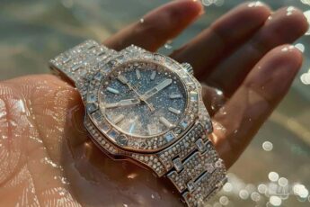 Woman Finds Diamond Watch On Beach – When Jeweler Sees It, He Turns Pale