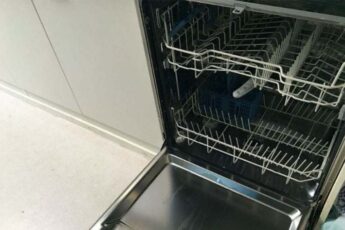 Yikes, No One Likes A Smelly Dishwasher! With These Tips It Will Smell Fresh And Fruity Once Again!